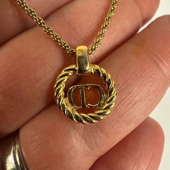 Christian Dior CD Logo Gold Tone Pendant Necklace - Picture 7 of 8